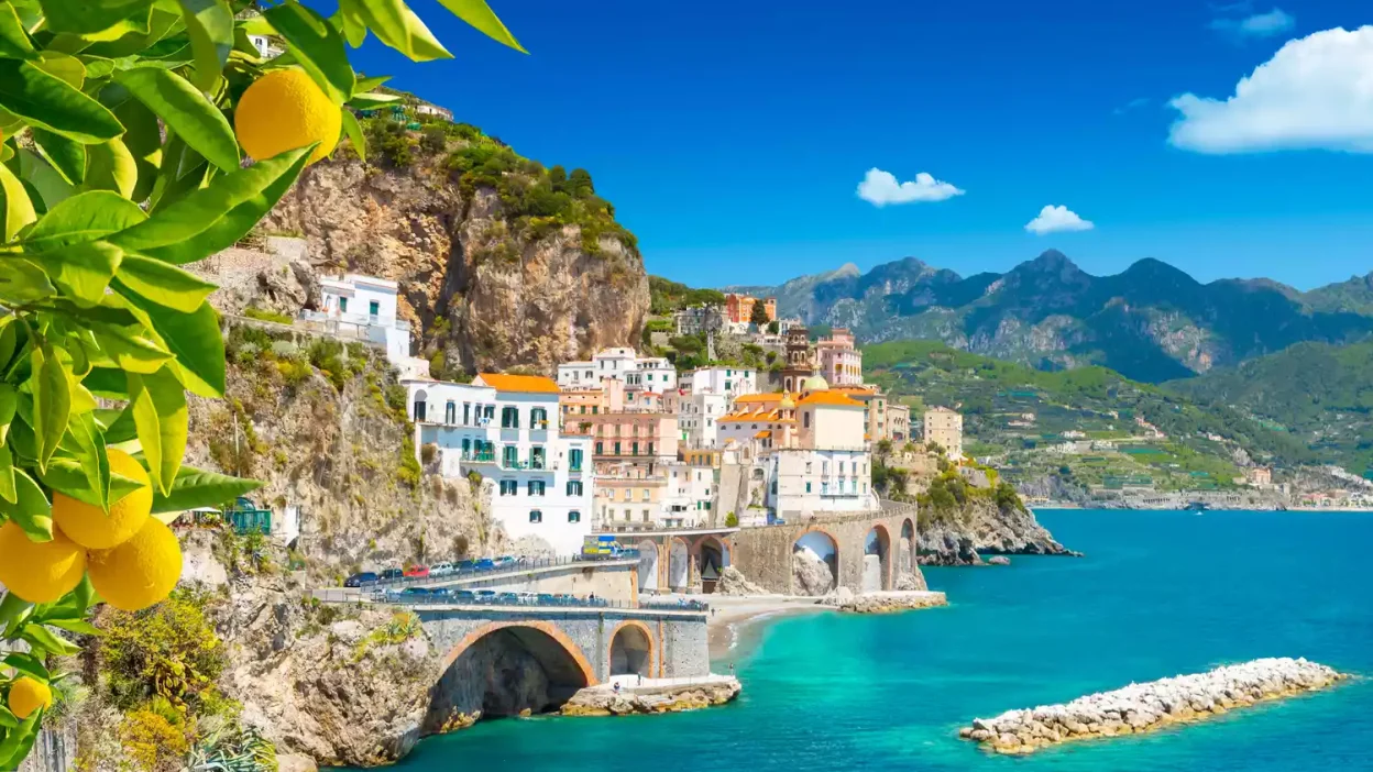 What Are the Must-See Attractions in Rome and the Amalfi Coast?