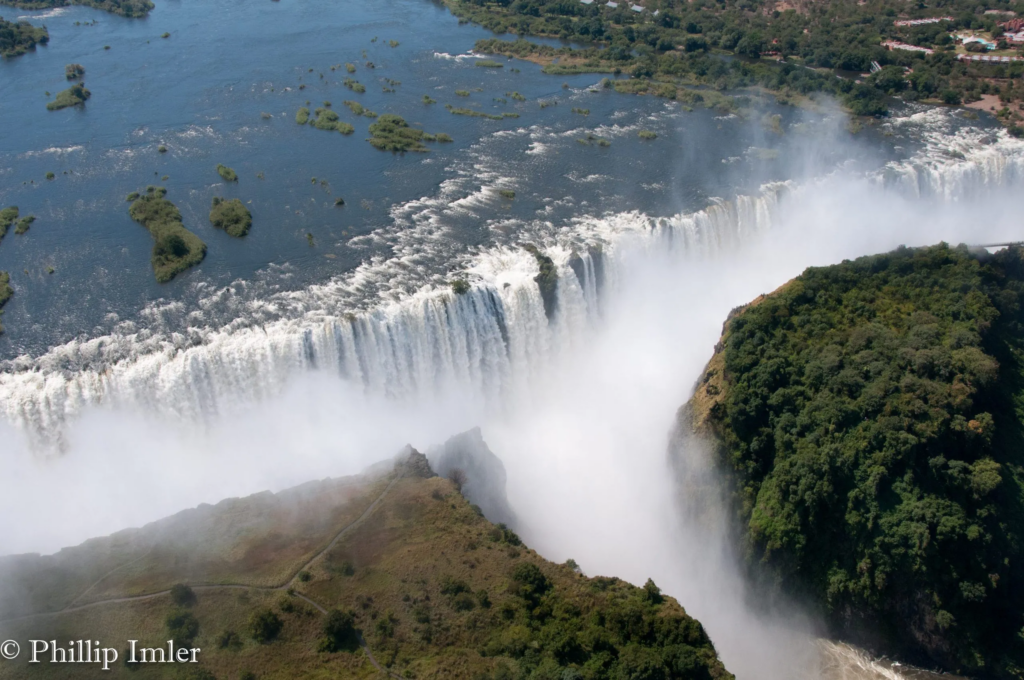 What Are the Top Destinations for Zimbabwe Travel?